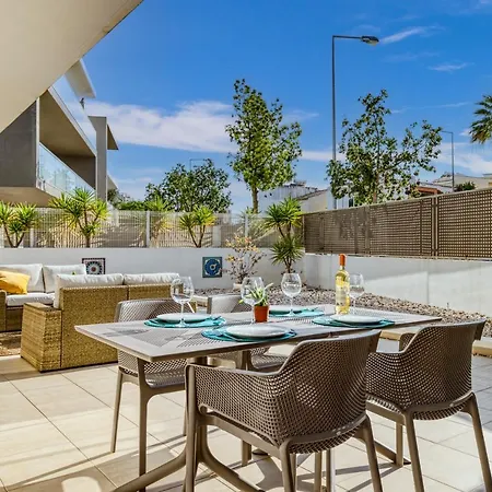 Casa Rosa In Fabulous Apartment Portimao